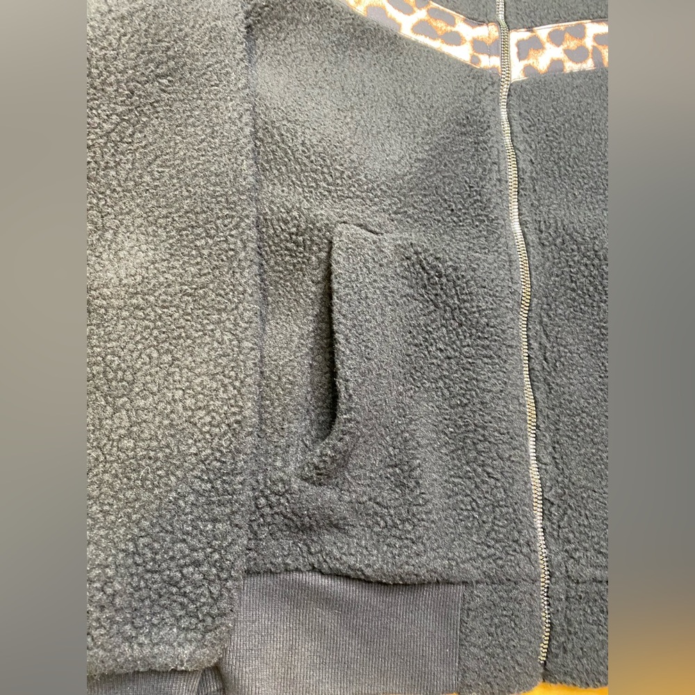 Zyia Active Womens Black Leopard Flying V Fleece Zipper Jacket Size Small - Picture 6 of 8